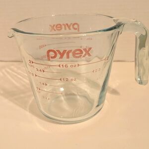 Pyrex Vintage‎ Glass 2 Cup Measuring Cup
